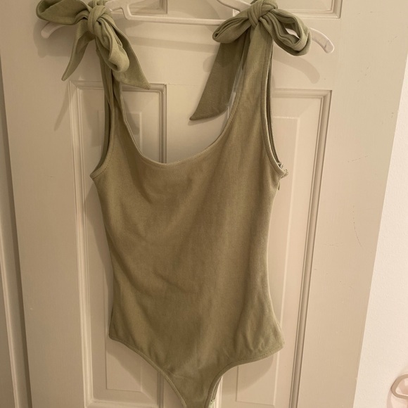 Princess Polly green tie bodysuit - Picture 4 of 5